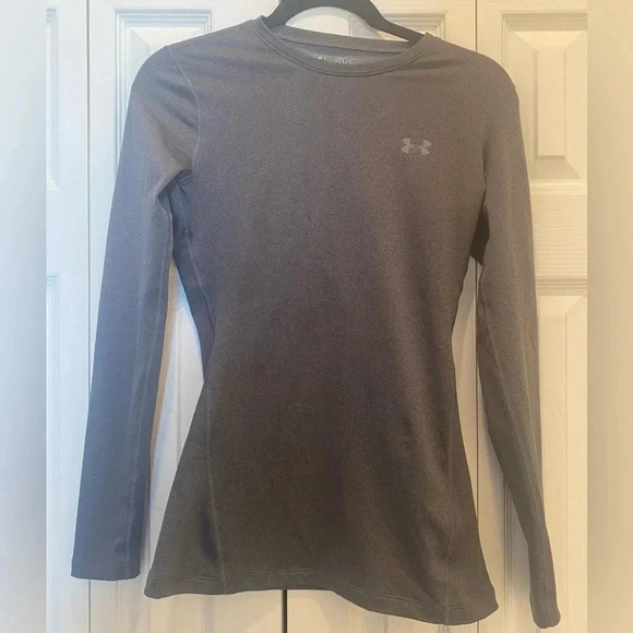 Under Armour Coldgear Women’s Athletic Crewneck Long Sleeve Top Grey EUC Size:SM - Picture 2 of 11